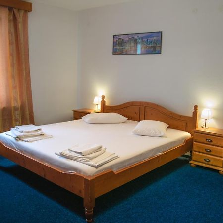 חונדוארה Hotel Maier מראה חיצוני תמונה