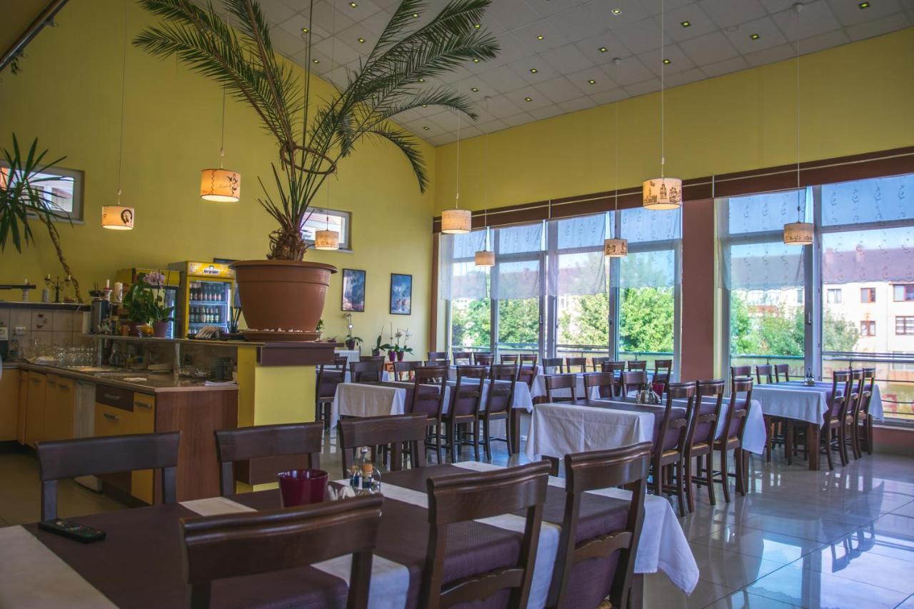 חונדוארה Hotel Maier מראה חיצוני תמונה