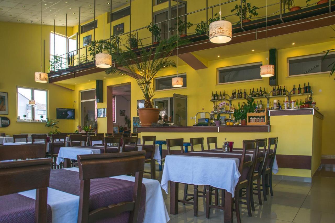 חונדוארה Hotel Maier מראה חיצוני תמונה