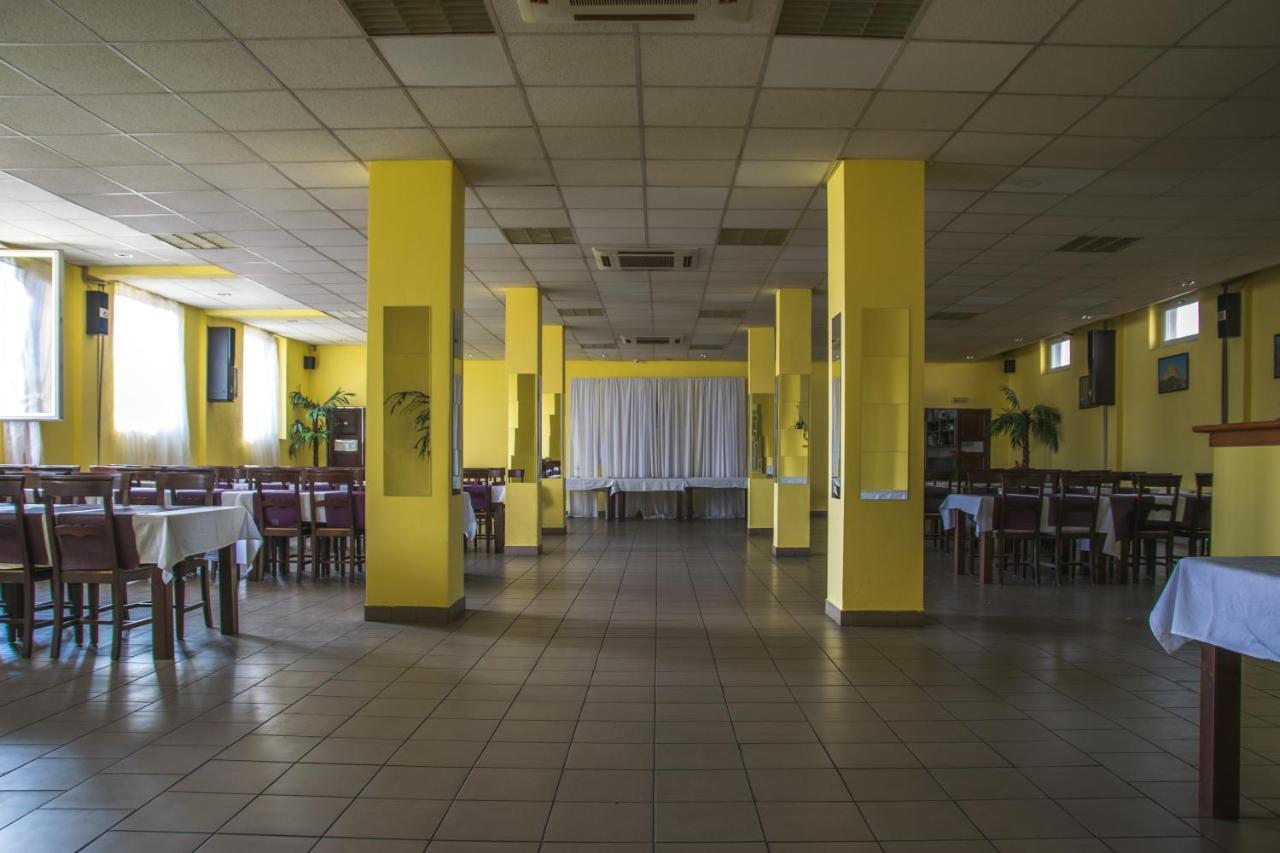 חונדוארה Hotel Maier מראה חיצוני תמונה